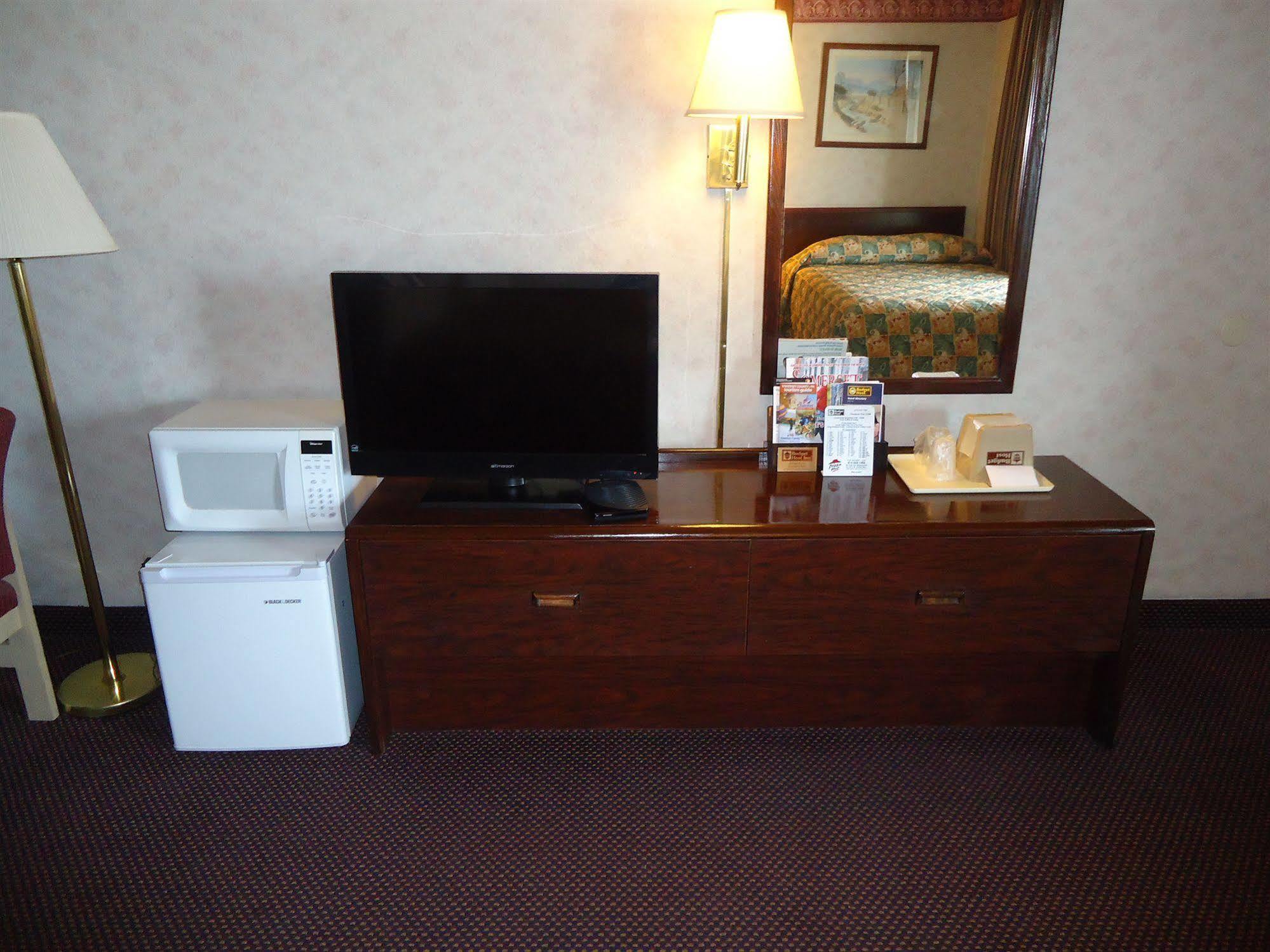 Budget Host Inn Somerset Bagian luar foto