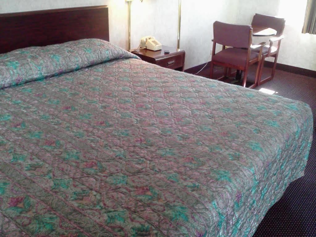 Budget Host Inn Somerset Bagian luar foto